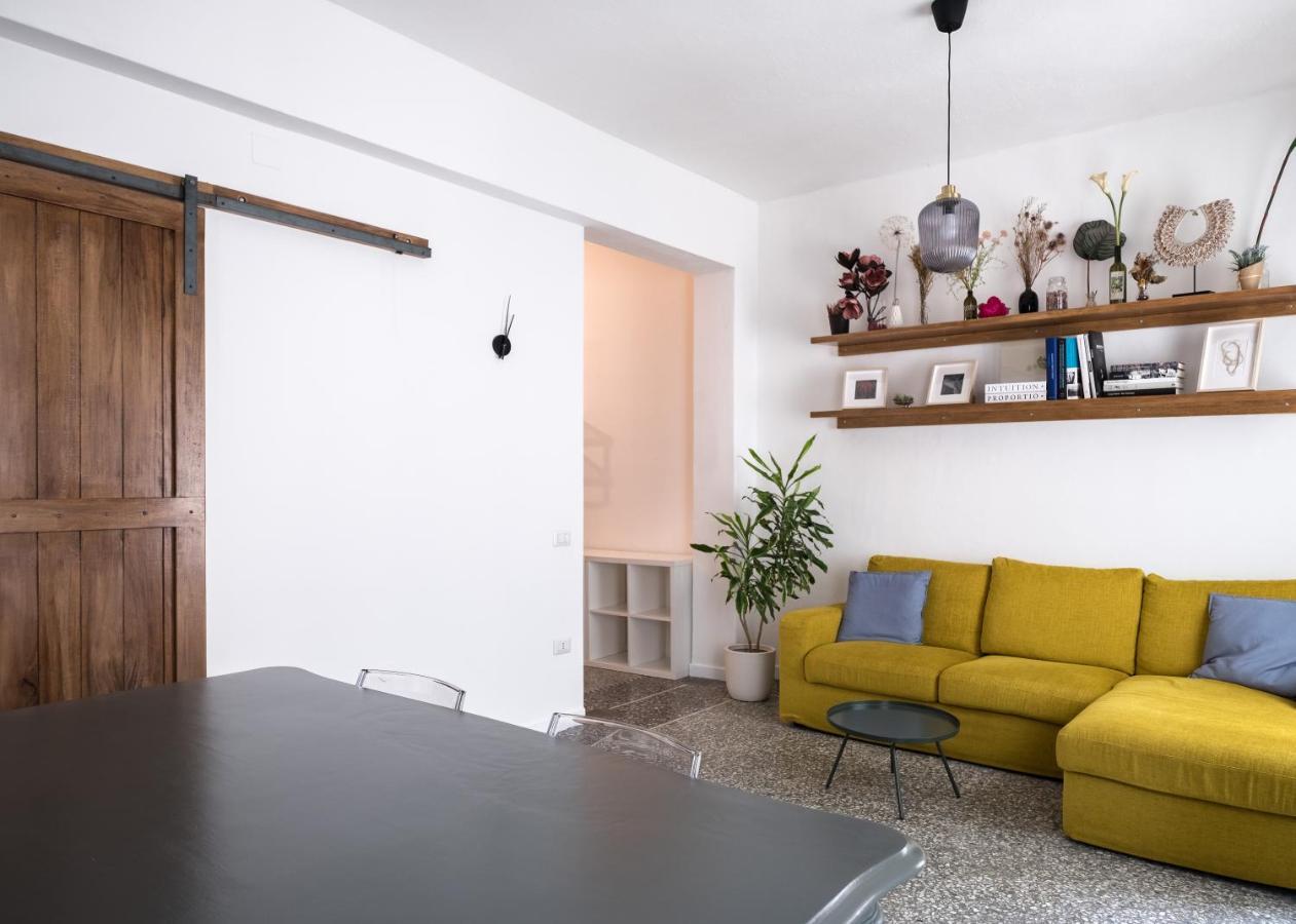 Apartament Domus Deiana Cagliari Zewnętrze zdjęcie