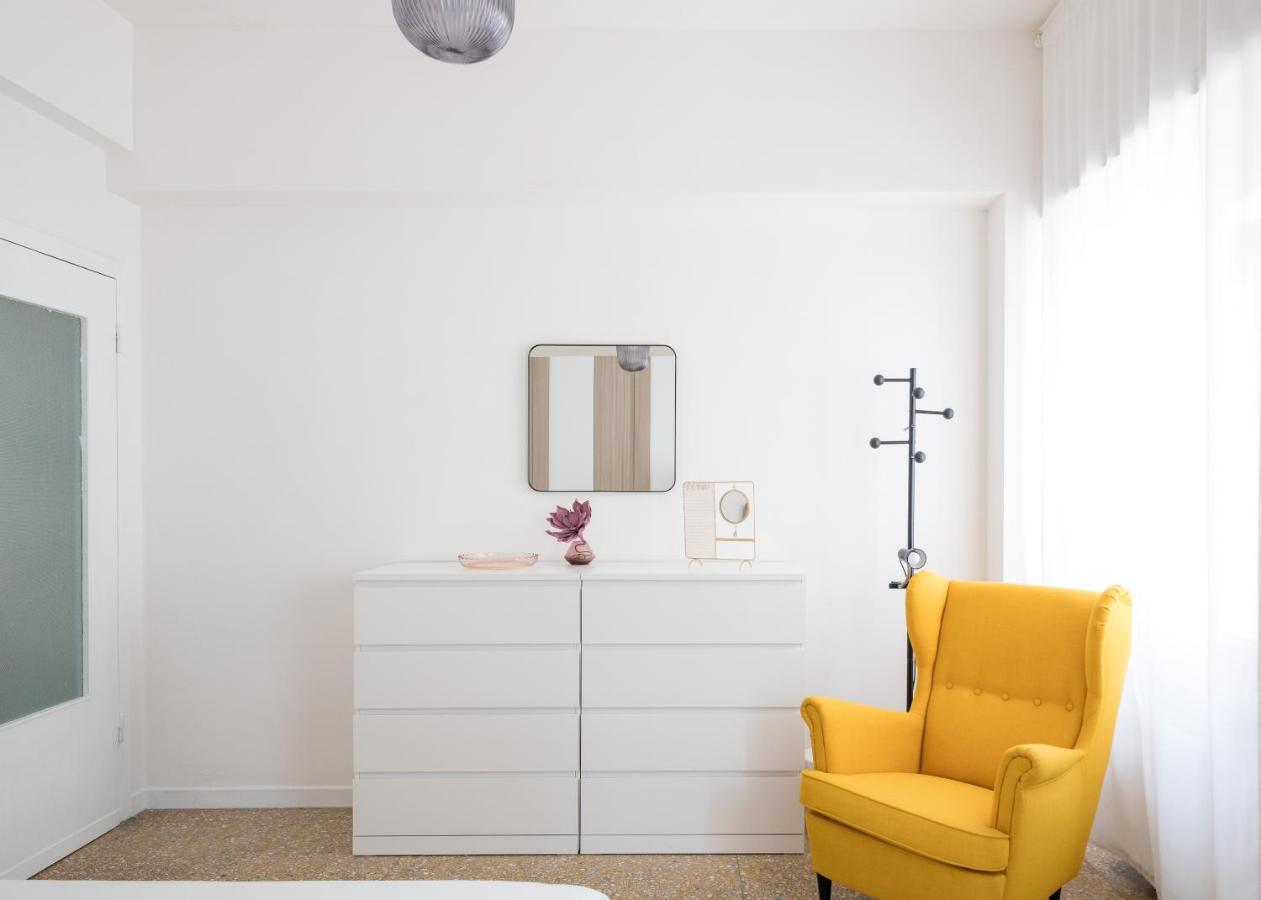 Apartament Domus Deiana Cagliari Zewnętrze zdjęcie