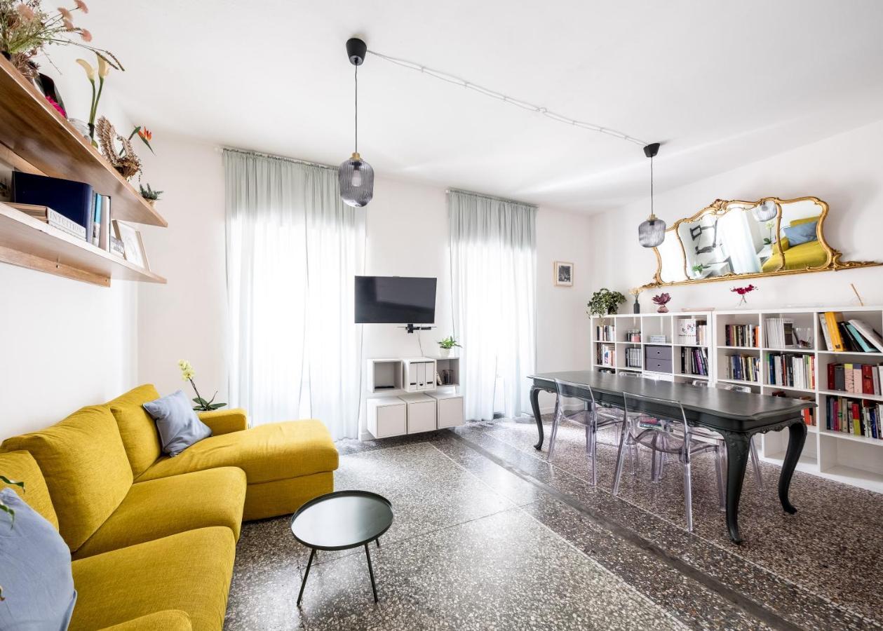 Apartament Domus Deiana Cagliari Zewnętrze zdjęcie