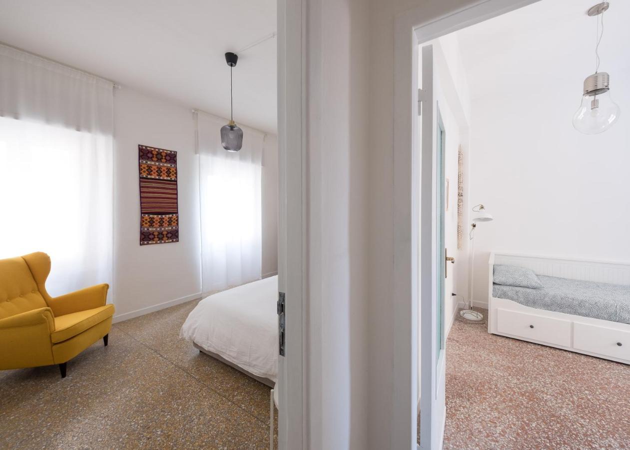 Apartament Domus Deiana Cagliari Zewnętrze zdjęcie