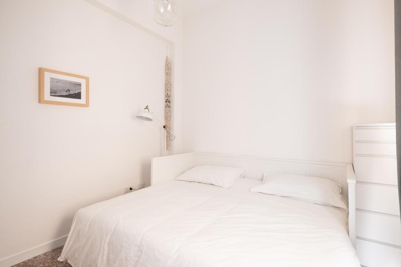 Apartament Domus Deiana Cagliari Zewnętrze zdjęcie