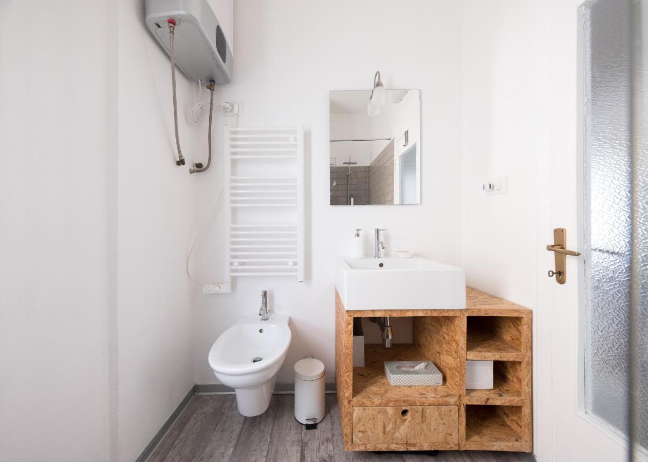 Apartament Domus Deiana Cagliari Zewnętrze zdjęcie