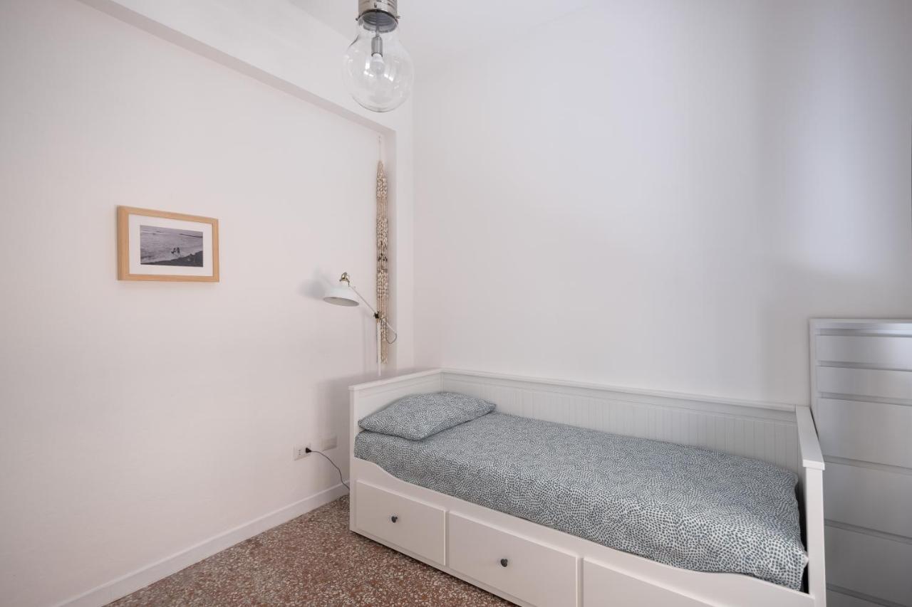 Apartament Domus Deiana Cagliari Zewnętrze zdjęcie