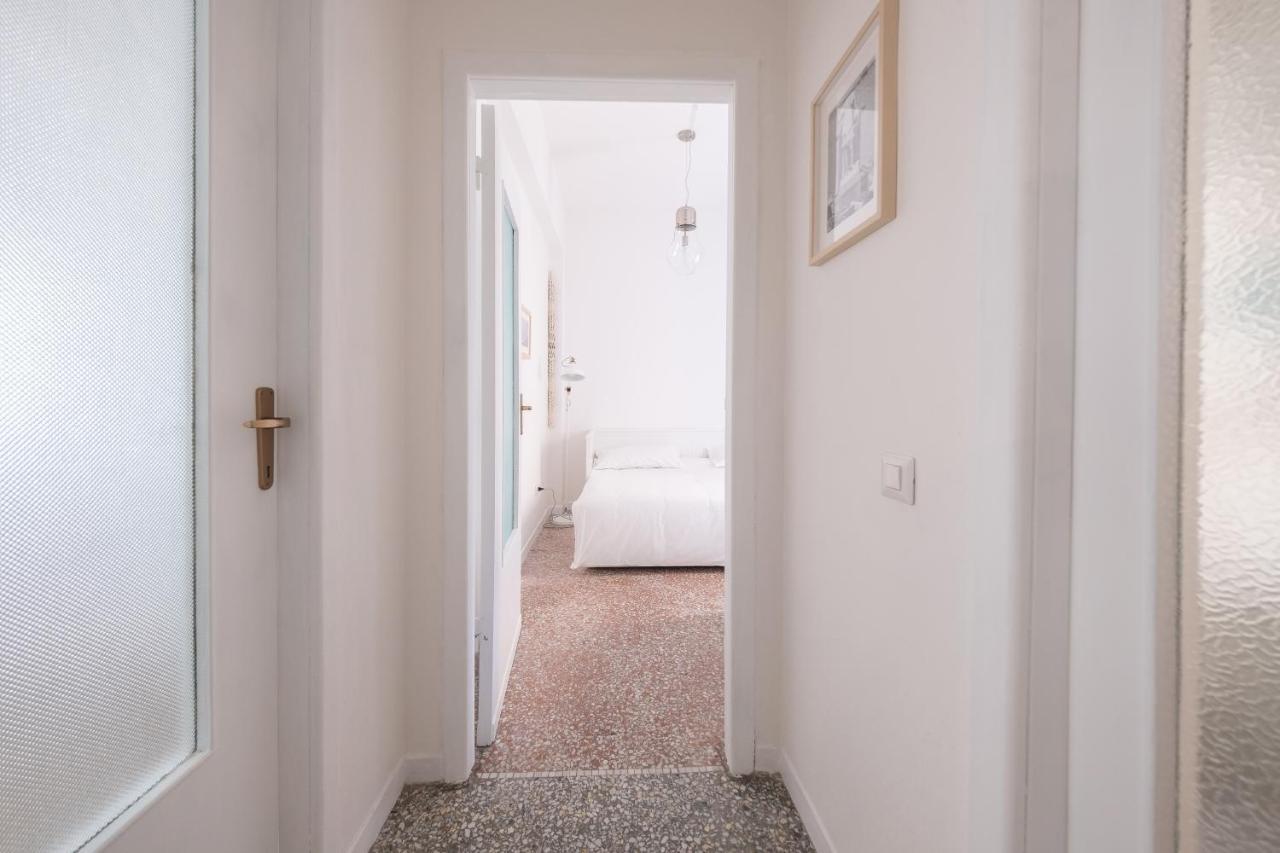 Apartament Domus Deiana Cagliari Zewnętrze zdjęcie