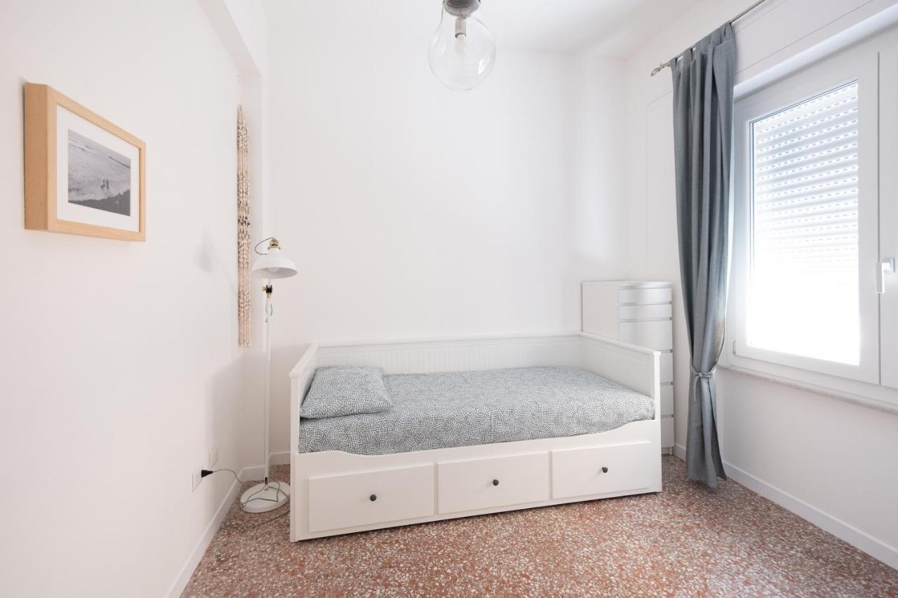 Apartament Domus Deiana Cagliari Zewnętrze zdjęcie