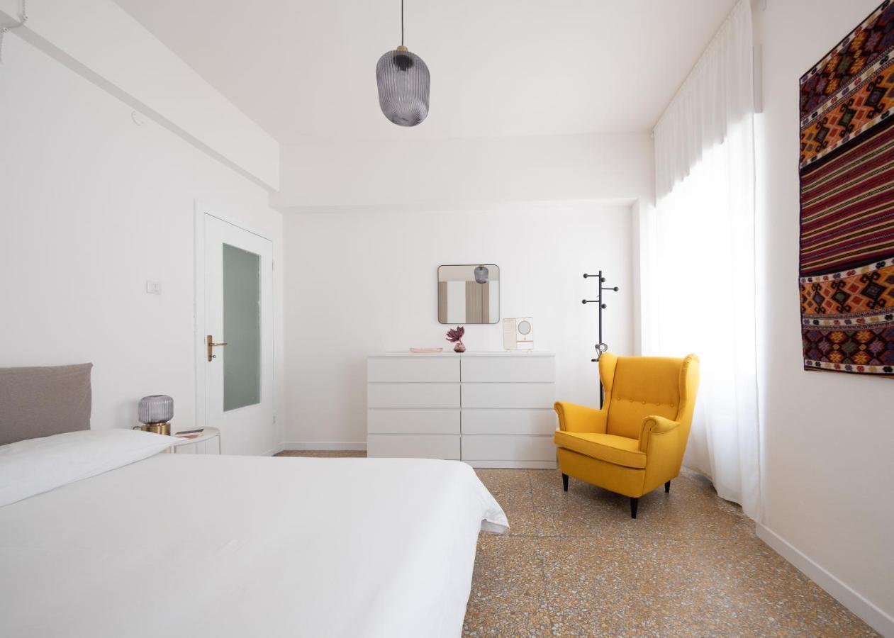 Apartament Domus Deiana Cagliari Zewnętrze zdjęcie